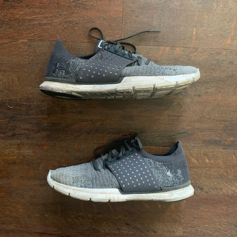 Under Armour running shoes - Picture 3 of 5